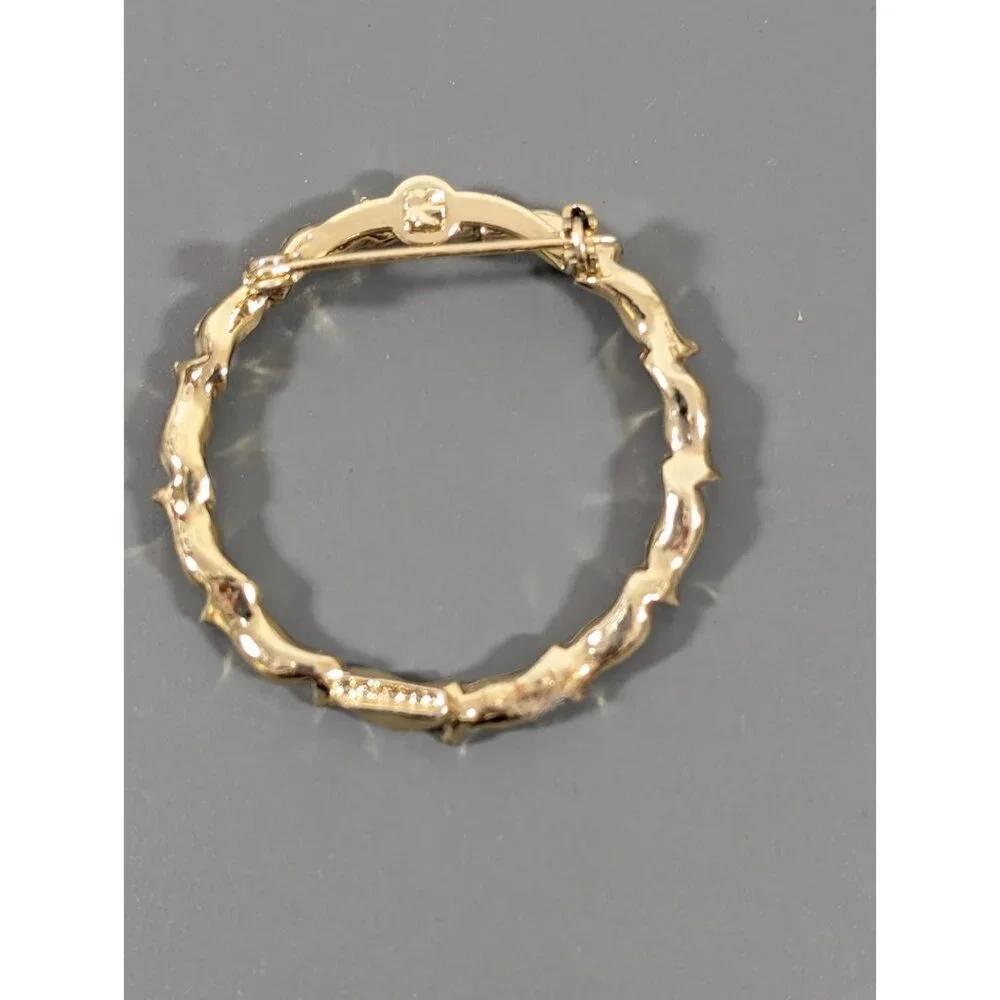 Vintage Gerrys Gold Tone Wreath Round Brooch Pin‎ Classic MCM Holiday